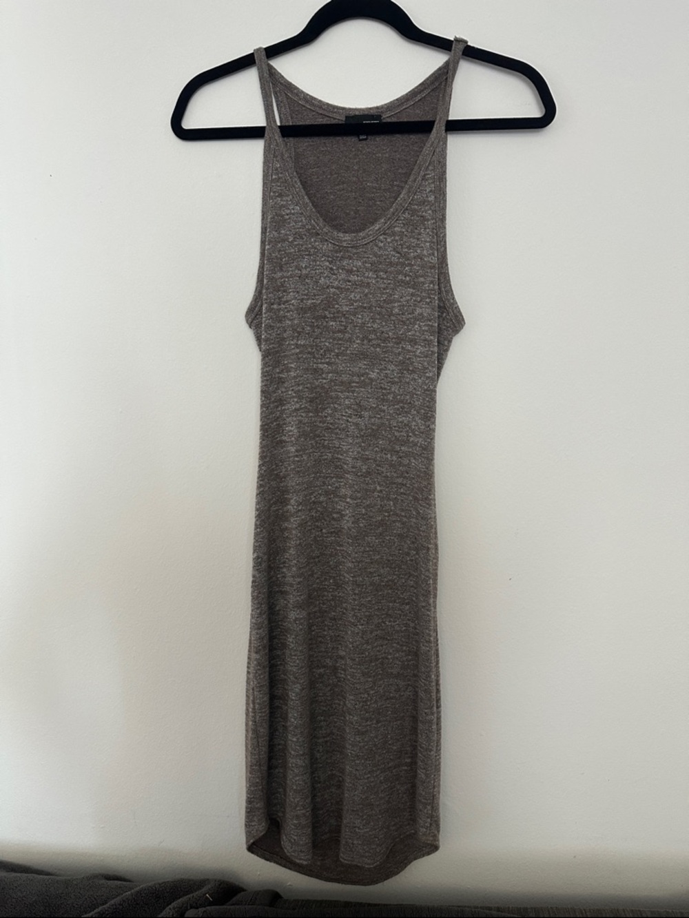 [Aritzia] Wilfred Free Open Back Midi Bodycon Dress - Picture 3 of 7